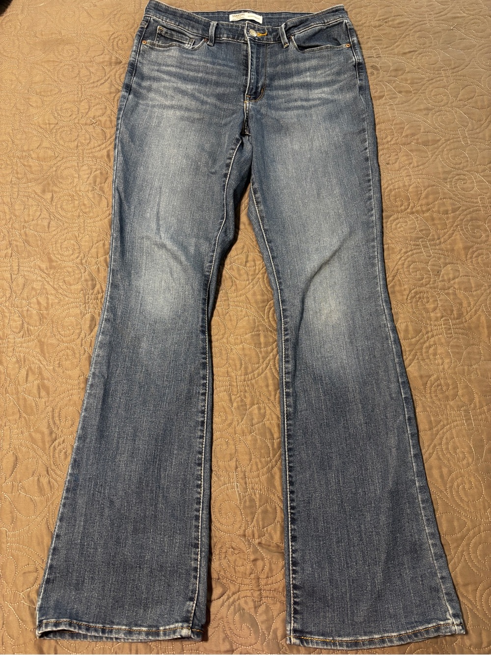 Signature by Levi Strauss Women's Medium Blue Bootcut Jeans
